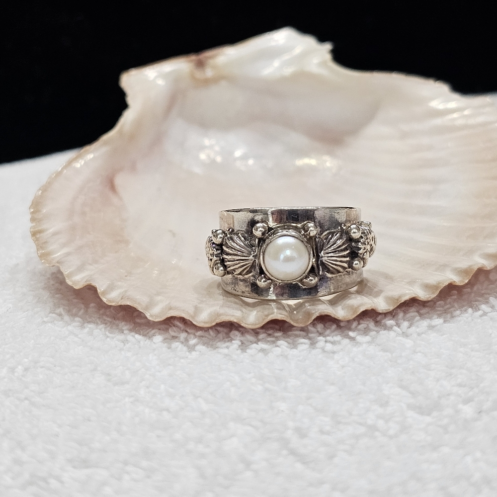 Carol Felley Sterling Silver and Pearl Seashell Ocean Ring Size 7 RARE Vintage